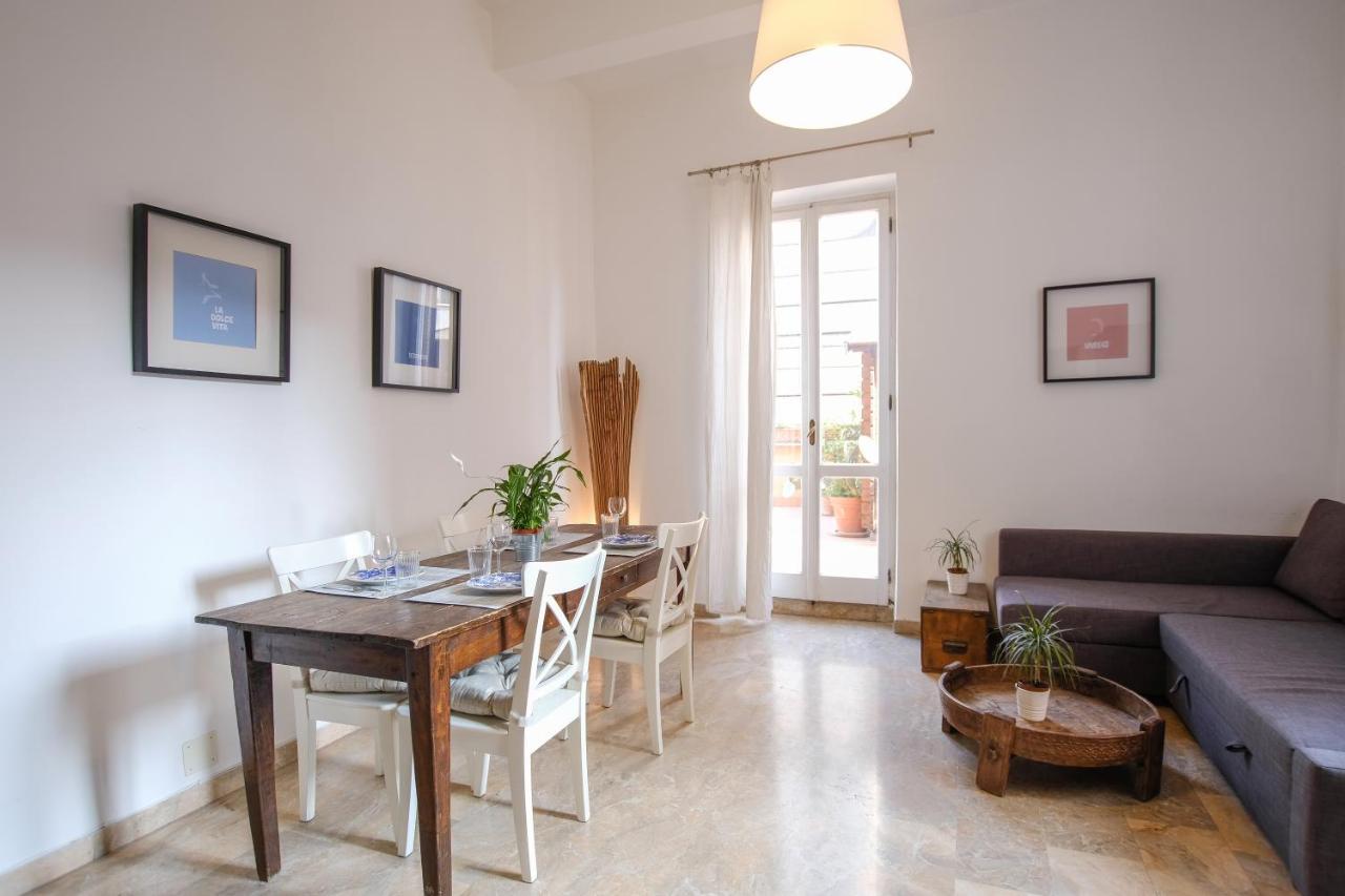 Spacious Apartment With Big Terrace At Colosseum Roma Esterno foto