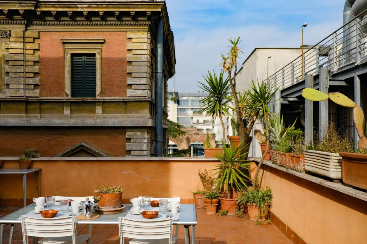 Spacious Apartment With Big Terrace At Colosseum Roma Esterno foto
