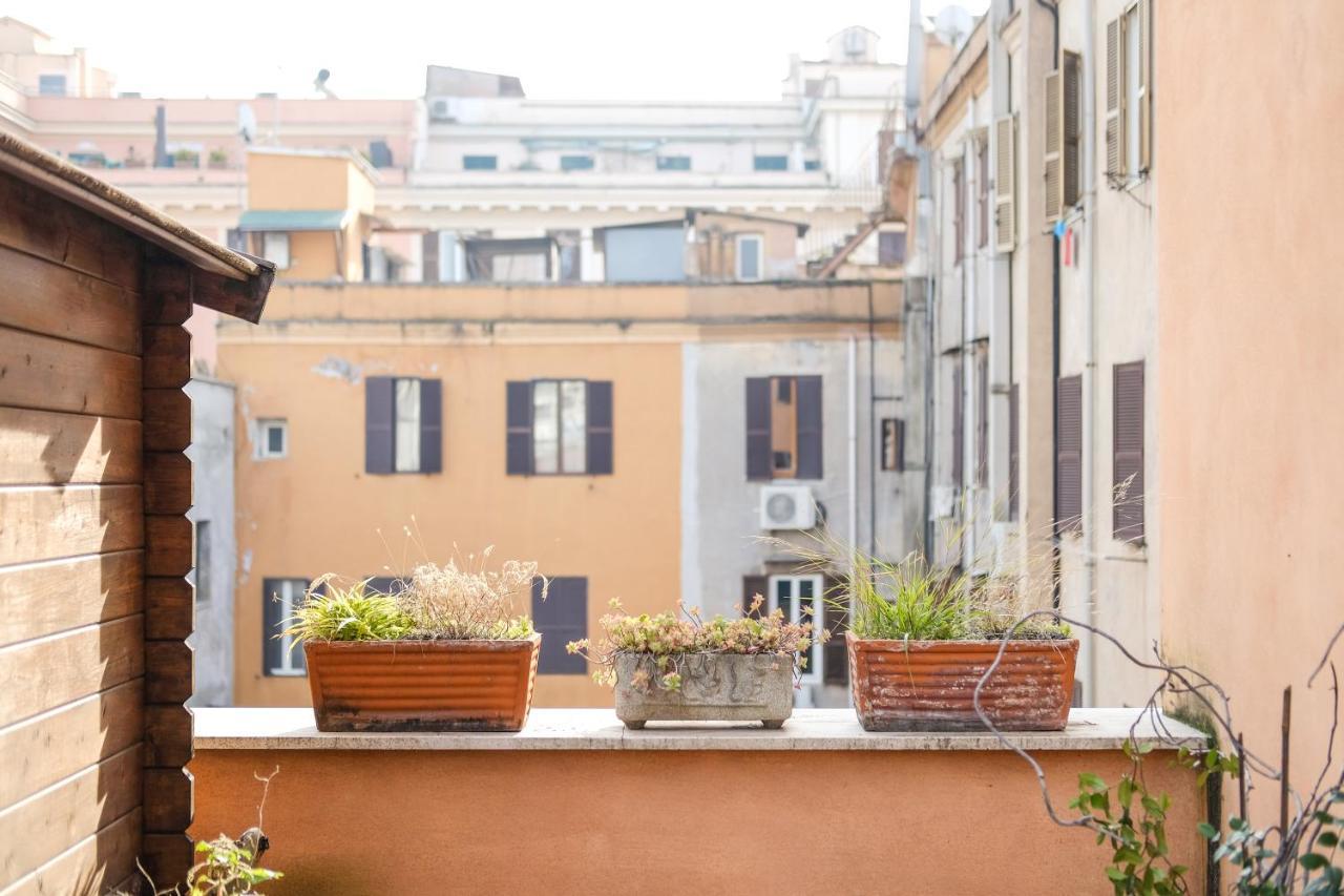 Spacious Apartment With Big Terrace At Colosseum Roma Esterno foto