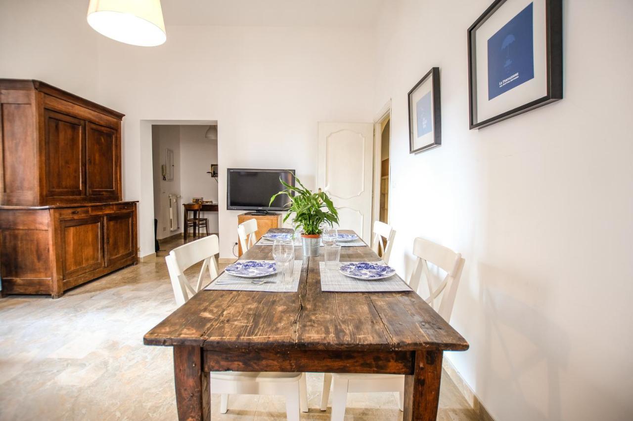 Spacious Apartment With Big Terrace At Colosseum Roma Esterno foto
