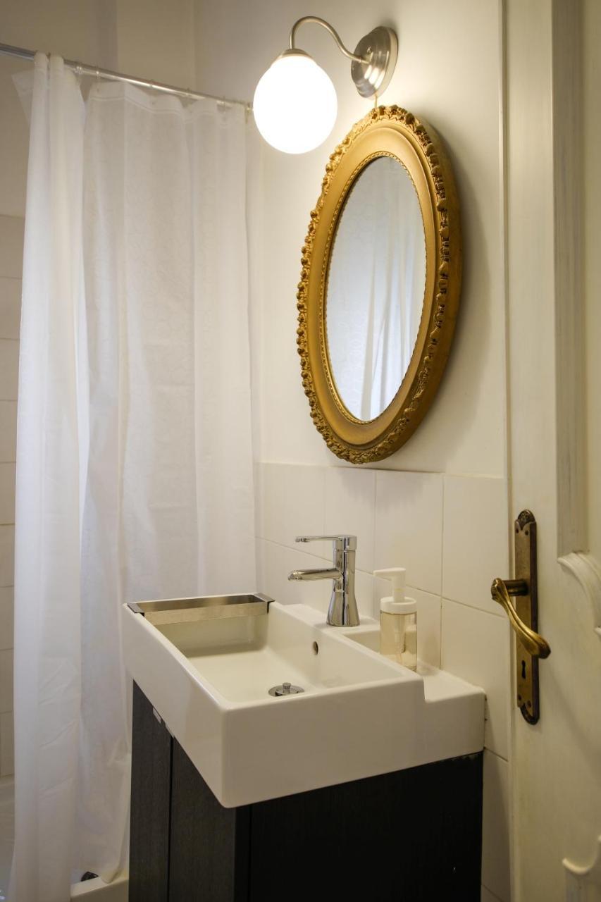 Spacious Apartment With Big Terrace At Colosseum Roma Esterno foto
