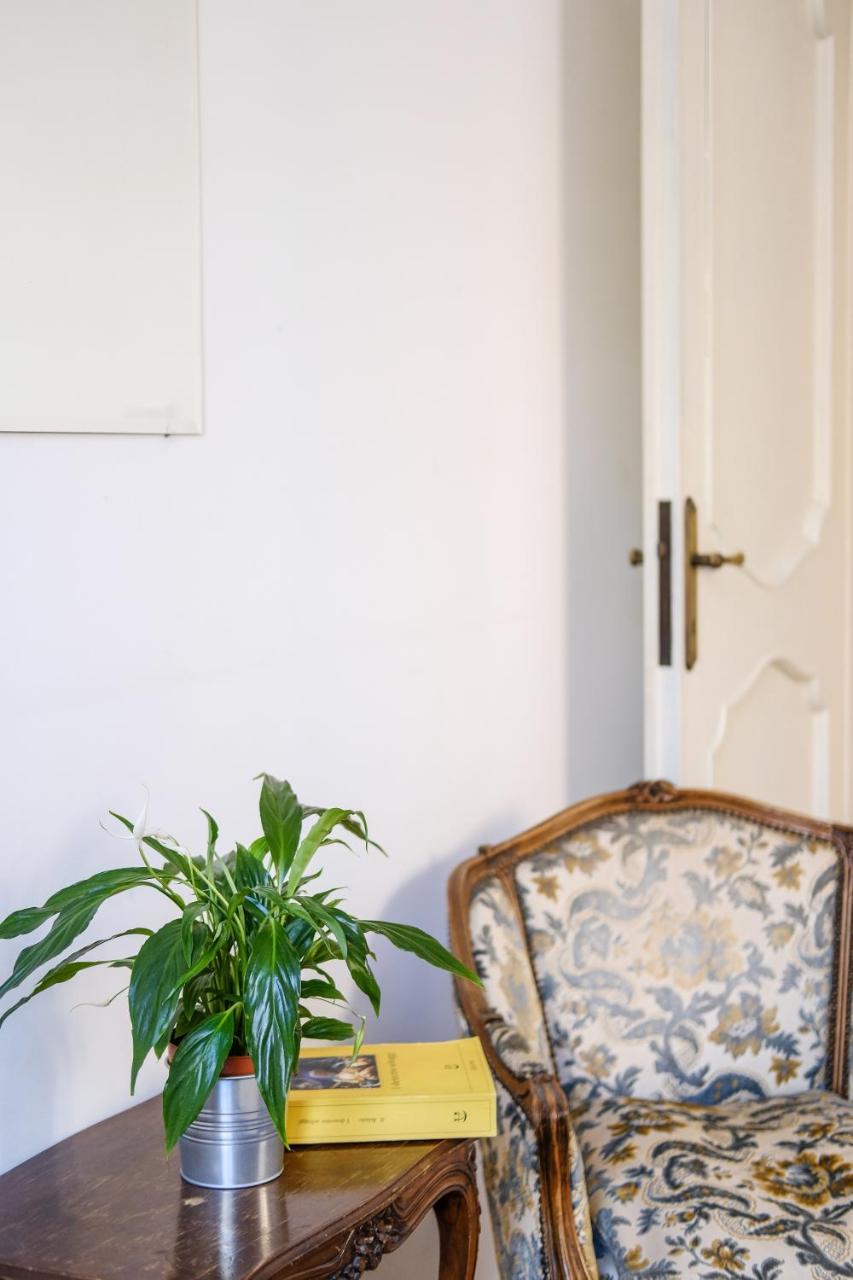 Spacious Apartment With Big Terrace At Colosseum Roma Esterno foto