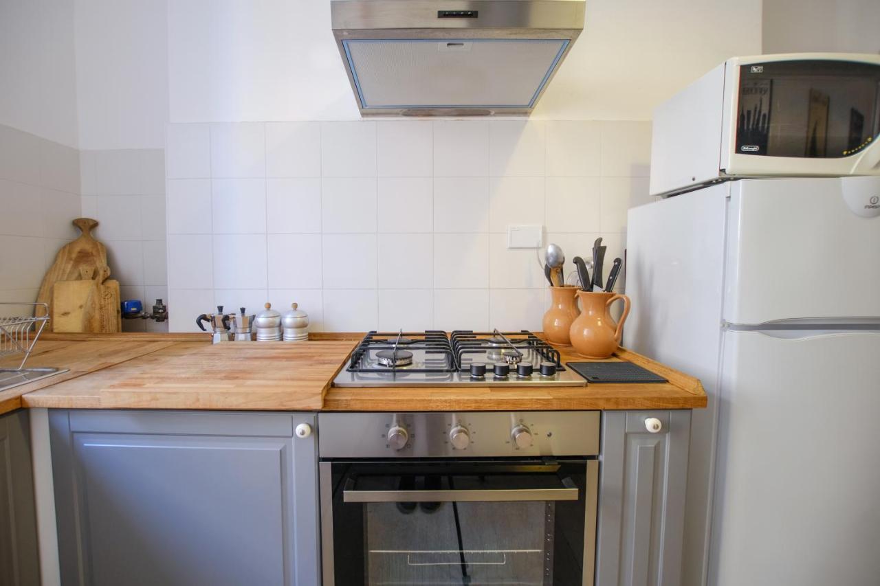 Spacious Apartment With Big Terrace At Colosseum Roma Esterno foto
